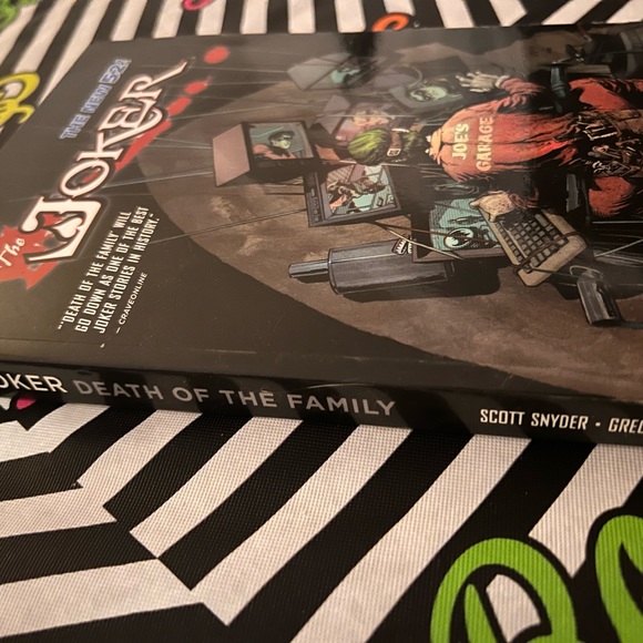 Joker graphic novel. No creases. Like new - Picture 2 of 4